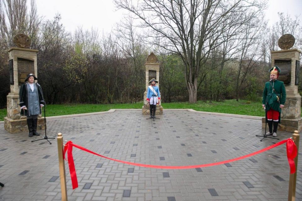 «Приднестровская земля во все времена находилась на стыке не только империй, но и цивилизаций», – Президент Вадим Красносельский на открытии мемориально-просветительского объекта «Пограничные столбы» в Дубоссарском районе «Приднестровская земля во все времена находилась на стыке не только империй, но и цивилизаций», – Президент Вадим Красносельский на открытии мемориально-просветительского объекта «Пограничные столбы» в Дубоссарском районе