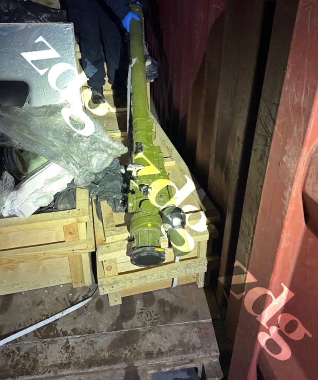 Румынское управление по борьбе с оргпреступностью и терроризмом возбудило уголовное дело после того, как на территорию страны пытались ввезти ракетное оружие и боеприпасы из Молдовы Румынское управление по борьбе с оргпреступностью и терроризмом возбудило уголовное дело после того, как на территорию страны пытались ввезти ракетное оружие и боеприпасы из Молдовы