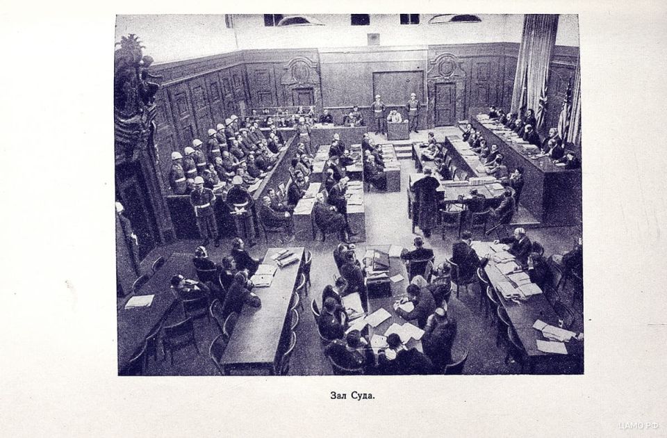 «Передо мной сидела развалина, руина человека»: таким вспоминал Гитлера за неделю до его смерти командующий обороной Берлина генерал Гельмут