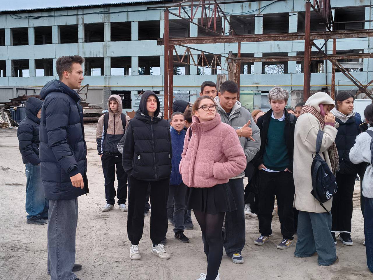 Куда пойти учиться и кем стать? Ответ на этот вопрос искали ученики 16-й школы и отправились на производство Куда пойти учиться и кем стать? Ответ на этот вопрос искали ученики 16-й школы и отправились на производство