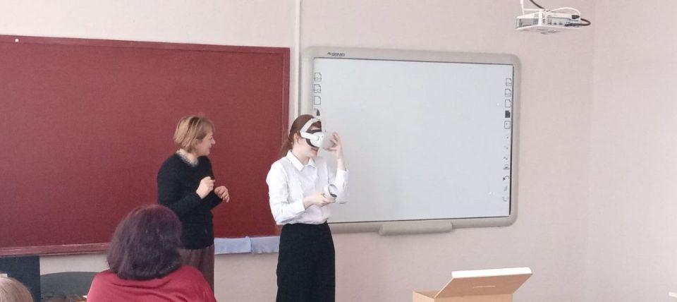 Учителя Тирасполя нырнули в будущее: VR и AR вошли в класс!
