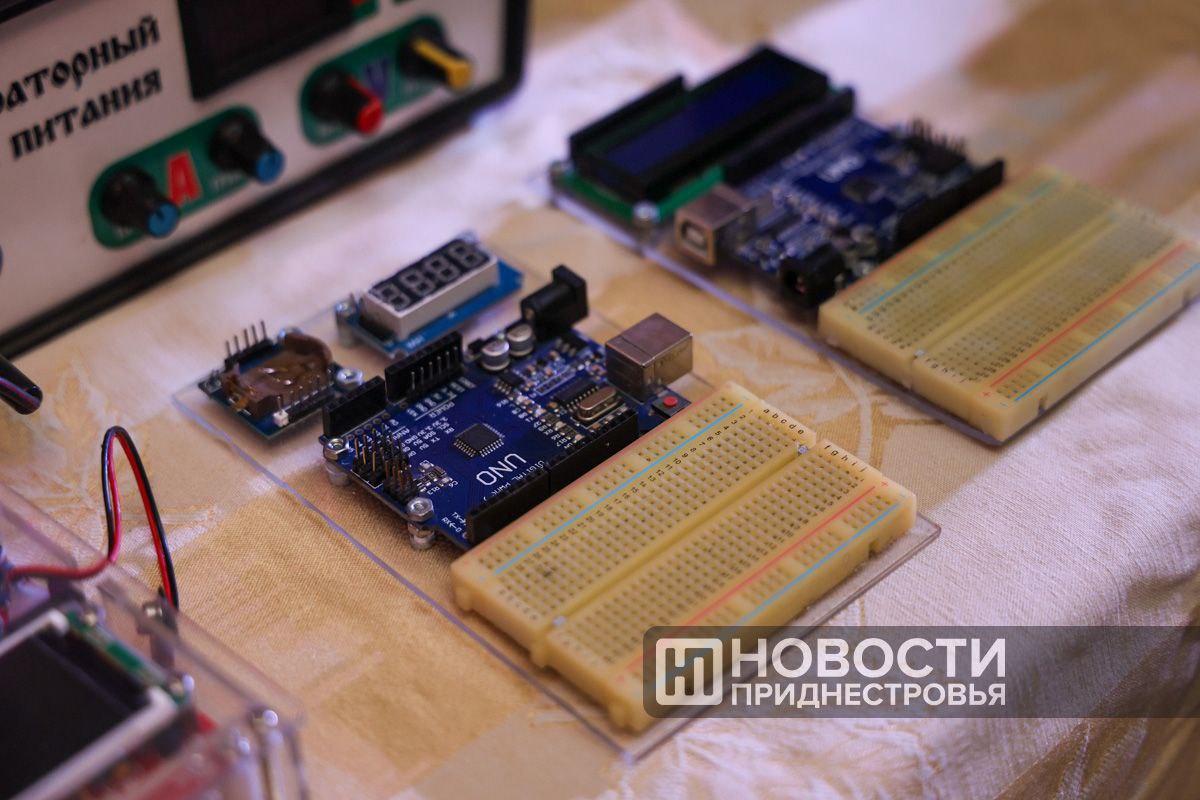 Более 500 школьников и студентов Приднестровья сегодня знакомятся с профессиями будущего на первом Республиканском IT-форуме от Минцифры и Минпроса Более 500 школьников и студентов Приднестровья сегодня знакомятся с профессиями будущего на первом Республиканском IT-форуме от Минцифры и Минпроса