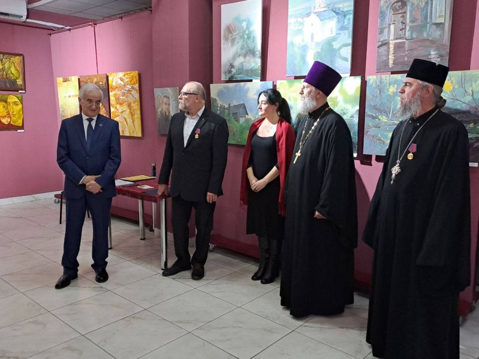 Сегодня в Тираспольской картинной галерее состоялось торжественное открытие экспозиции «XVIII Покровский вернисаж» Сегодня в Тираспольской картинной галерее состоялось торжественное открытие экспозиции «XVIII Покровский вернисаж»