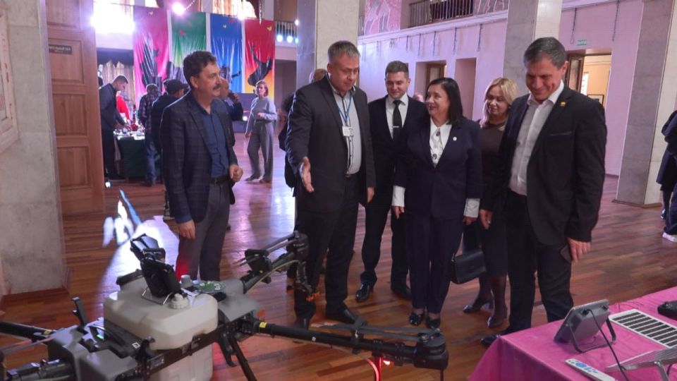 Фойе ДК Ткаченко сегодня превратилось в территорию будущего Фойе ДК Ткаченко сегодня превратилось в территорию будущего