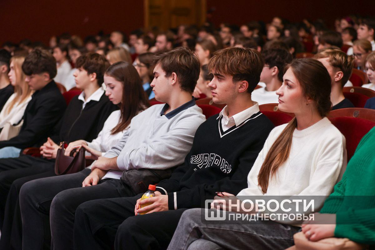 Более 500 школьников и студентов Приднестровья сегодня знакомятся с профессиями будущего на первом Республиканском IT-форуме от Минцифры и Минпроса Более 500 школьников и студентов Приднестровья сегодня знакомятся с профессиями будущего на первом Республиканском IT-форуме от Минцифры и Минпроса