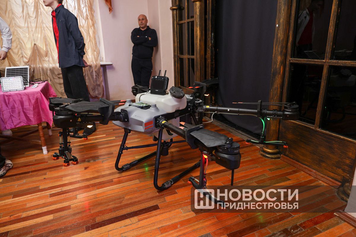 Более 500 школьников и студентов Приднестровья сегодня знакомятся с профессиями будущего на первом Республиканском IT-форуме от Минцифры и Минпроса Более 500 школьников и студентов Приднестровья сегодня знакомятся с профессиями будущего на первом Республиканском IT-форуме от Минцифры и Минпроса