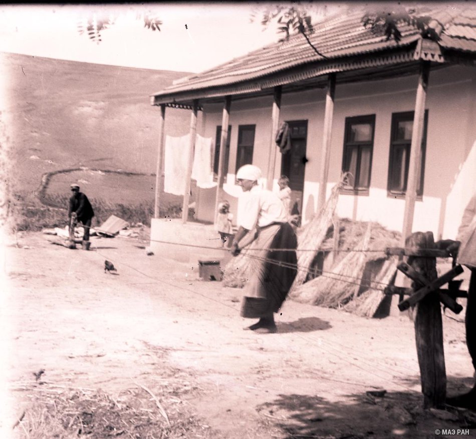 Изготовление верёвок. Село Дойбаны, 1928 год