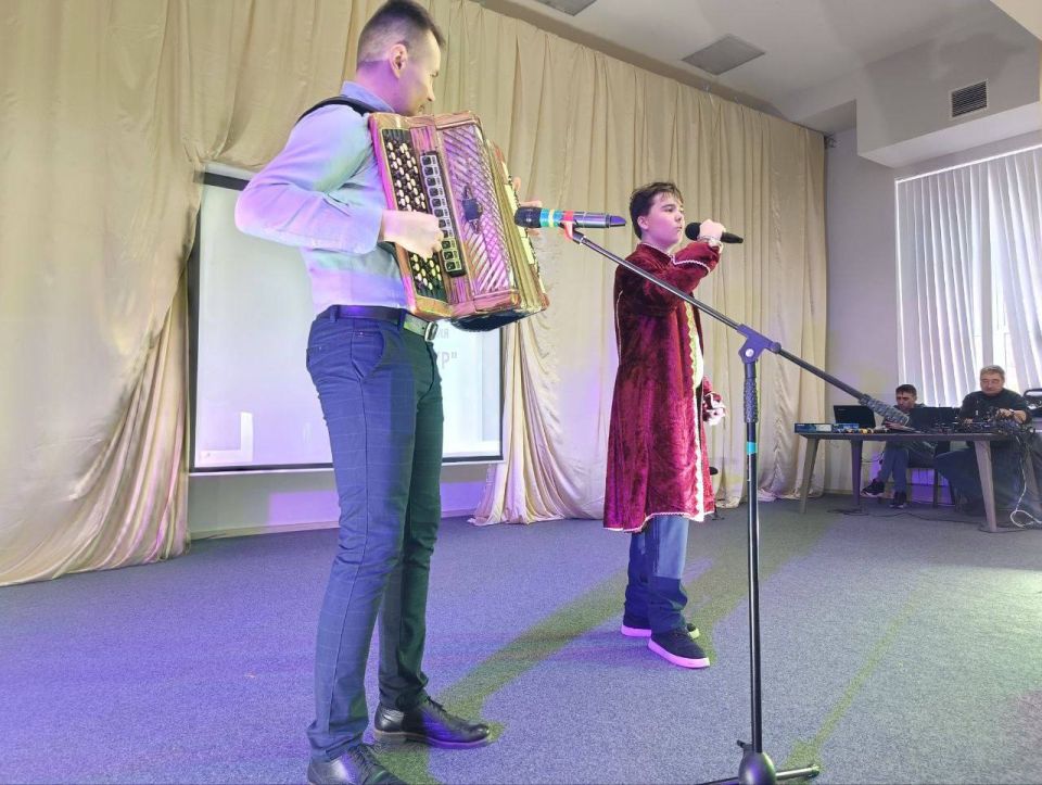 Вокальная группа ансамбля «Приетения» подарила зрителям тёплое, душевное выступление Вокальная группа ансамбля «Приетения» подарила зрителям тёплое, душевное выступление