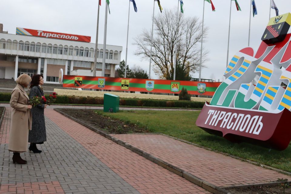 Сегодня отмечается 295-й день рождения Александра Васильевича Суворова — полководца, чьё имя навсегда вписано в историю Тирасполя Сегодня отмечается 295-й день рождения Александра Васильевича Суворова — полководца, чьё имя навсегда вписано в историю Тирасполя