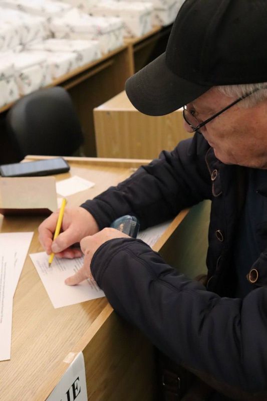 Сегодня с самого утра на территоральных избирательных участках — активность и большое количество людей