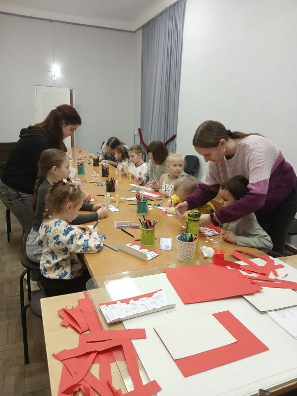 В Бендерах дети создавали панораму города В Бендерах дети создавали панораму города
