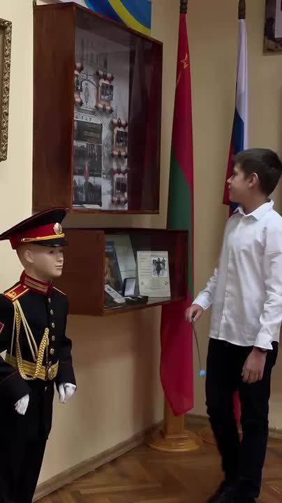 В честь дня рождения Александра Суворова в новом музее ДДЮТ прошла тематическая экскурсия, организованная по инициативе главы Тирасполя Илоны Тюряевой