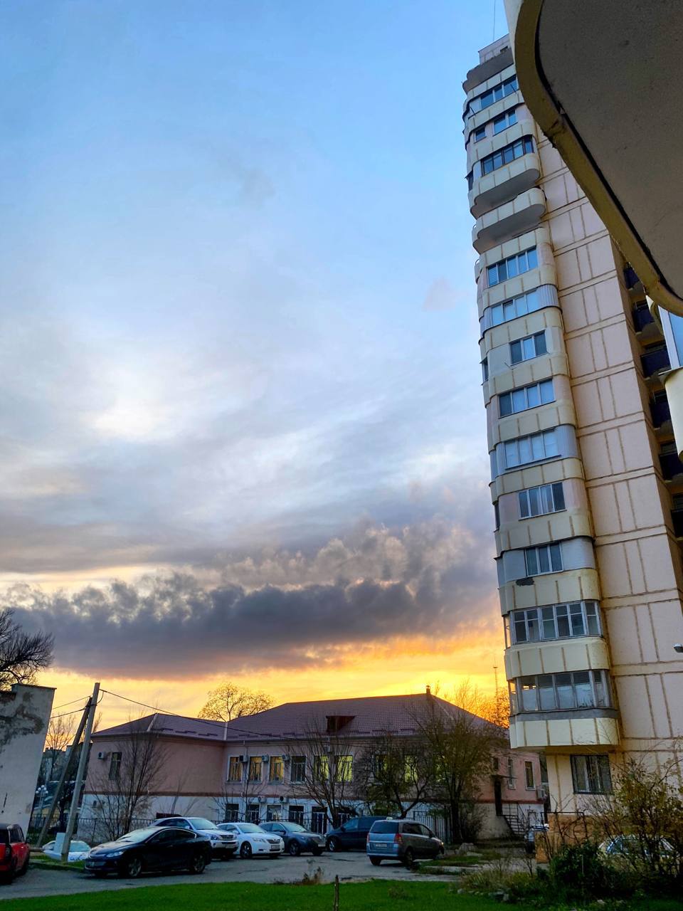Невероятный закат у стен газеты «Приднестровье»