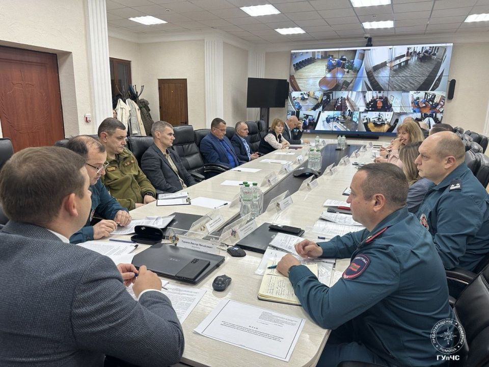 ГКЧС подвела итоги и обсудила готовность городов и районов к зимнему периоду ГКЧС подвела итоги и обсудила готовность городов и районов к зимнему периоду