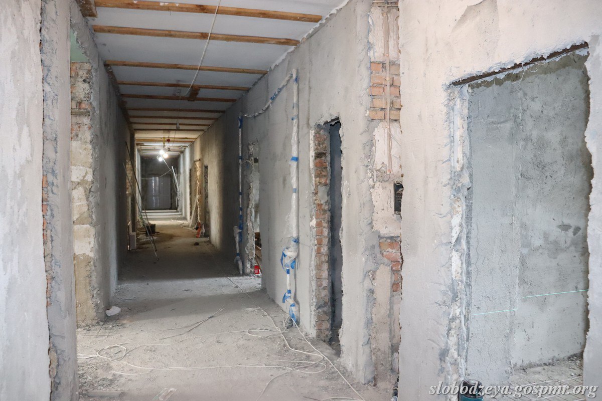 В Слободзейском районе продолжаются работы по капитальному ремонту поликлиники и Дома культуры в Коротном В Слободзейском районе продолжаются работы по капитальному ремонту поликлиники и Дома культуры в Коротном