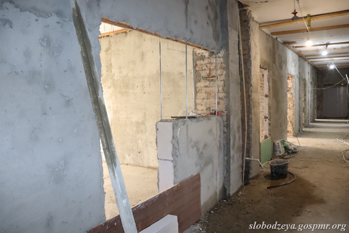 В Слободзейском районе продолжаются работы по капитальному ремонту поликлиники и Дома культуры в Коротном В Слободзейском районе продолжаются работы по капитальному ремонту поликлиники и Дома культуры в Коротном