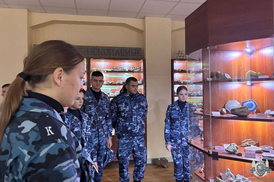 Курсантам – об уникальных экспонатах Приднестровья Курсантам – об уникальных экспонатах Приднестровья