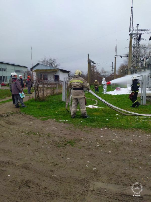 Слободзейские пожарные залили пеной подстанцию во время учений