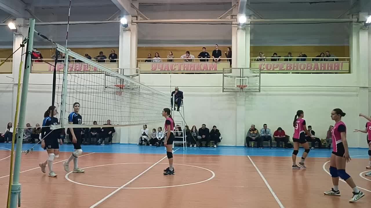 Борьба за первенство В Бендерах проходит финал Кубка ПМР по волейболу. На площадке СДЮШОР №2 встречаются сильнейшие команды республики — из Бендер и Дубоссар