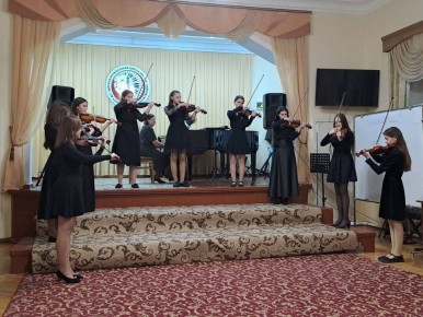 «В прекрасное далёко я начинаю путь» — так назывался концерт, который стал по-настоящему особенным для Детской музыкальной школы имени П. И. Чайковского