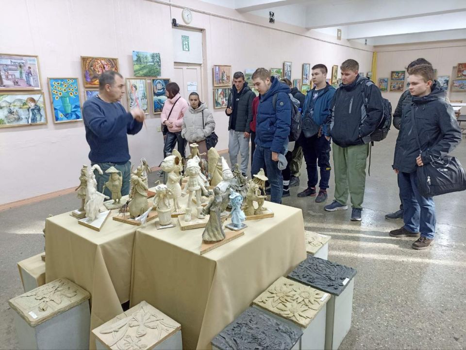 Экскурсии в музеи и исторические места для школьников и студентов продолжаются в нашей республике по поручению Президента ПМР Экскурсии в музеи и исторические места для школьников и студентов продолжаются в нашей республике по поручению Президента ПМР