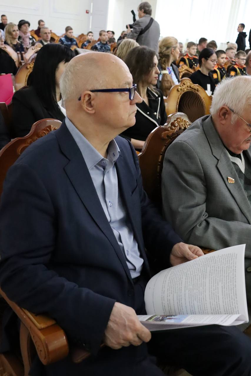 Для кого написана книга. Издание рассчитано на школьников от 9 лет и до 8 класса Для кого написана книга. Издание рассчитано на школьников от 9 лет и до 8 класса