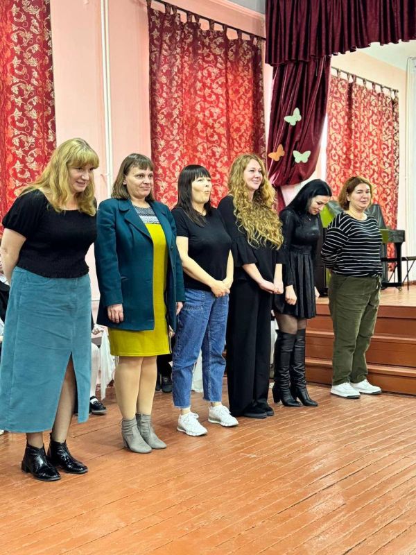 На базе МОУ «Бендерская гимназия №3 им. И.П. Котляревского» прошло городское методическое объединение учителей начальных классов, преподающих курс ОРКСЭ (Основы религиозной культуры и светской этики) На базе МОУ «Бендерская гимназия №3 им. И.П. Котляревского» прошло городское методическое объединение учителей начальных классов, преподающих курс ОРКСЭ (Основы религиозной культуры и светской этики)