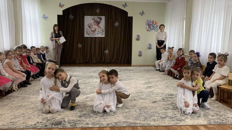 В столичном детском саду №33 прошёл тёплый и душевный праздник, посвящённый Дню матери В столичном детском саду №33 прошёл тёплый и душевный праздник, посвящённый Дню матери