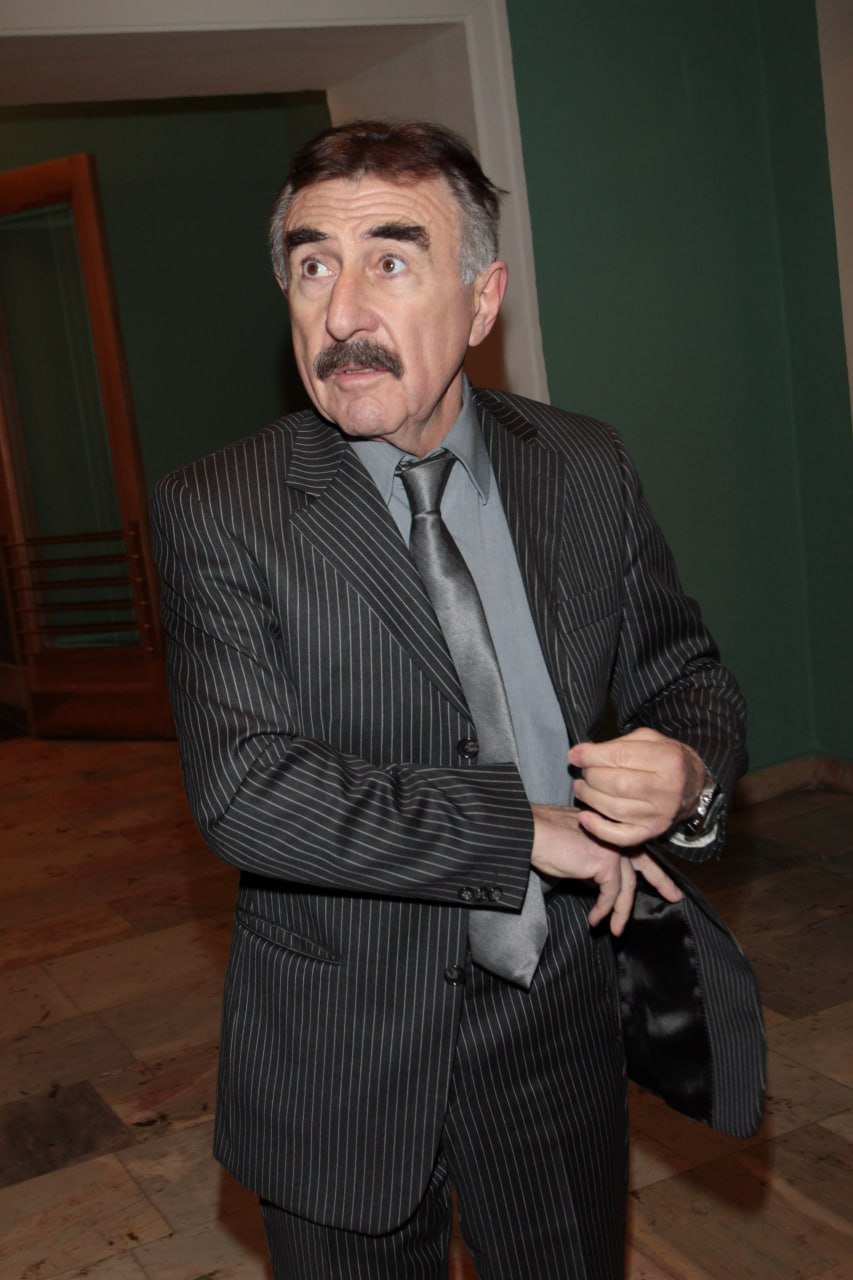 Кот из Турции стал звездой Сети из-за сходства с Леонидом Каневским Кот из Турции стал звездой Сети из-за сходства с Леонидом Каневским