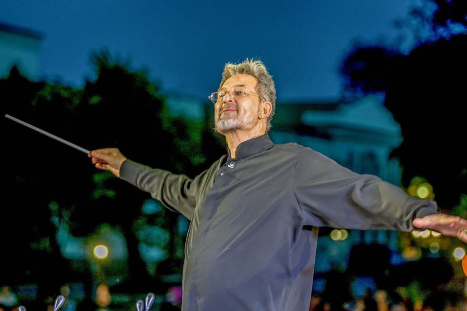 Его видную, выдающуюся среди прочих фигуру и неповторимый силуэт узнает практически каждый тираспольчанин