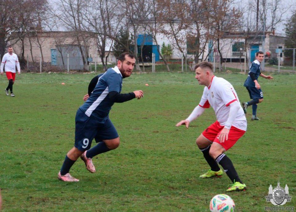 Пенальти, дерби и эмоции. В г. Слободзея 29 ноября состоялись игры 1/2 финала и финала Кубка Слободзейского района по футболу (сезон «Осень – 2025») Пенальти, дерби и эмоции. В г. Слободзея 29 ноября состоялись игры 1/2 финала и финала Кубка Слободзейского района по футболу (сезон «Осень – 2025»)