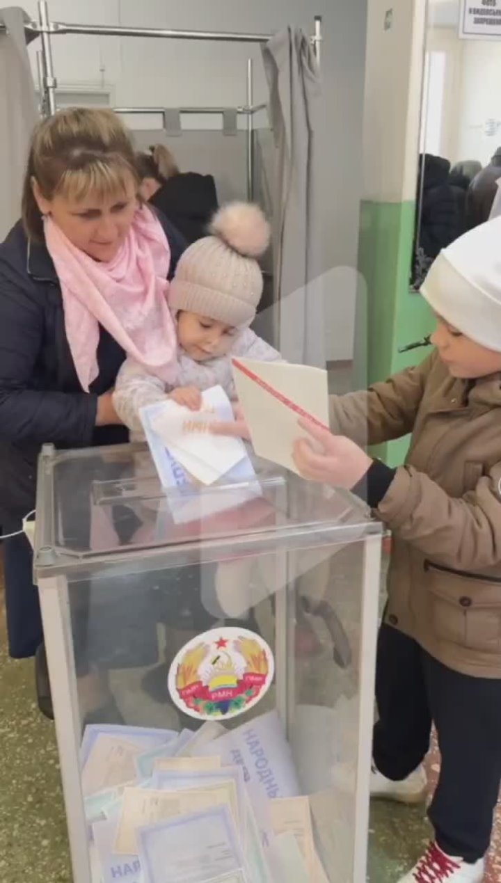 В Карагаше (Слободзейский район) 10-летний Филипп пришёл на участок с мамой и сестрёнкой