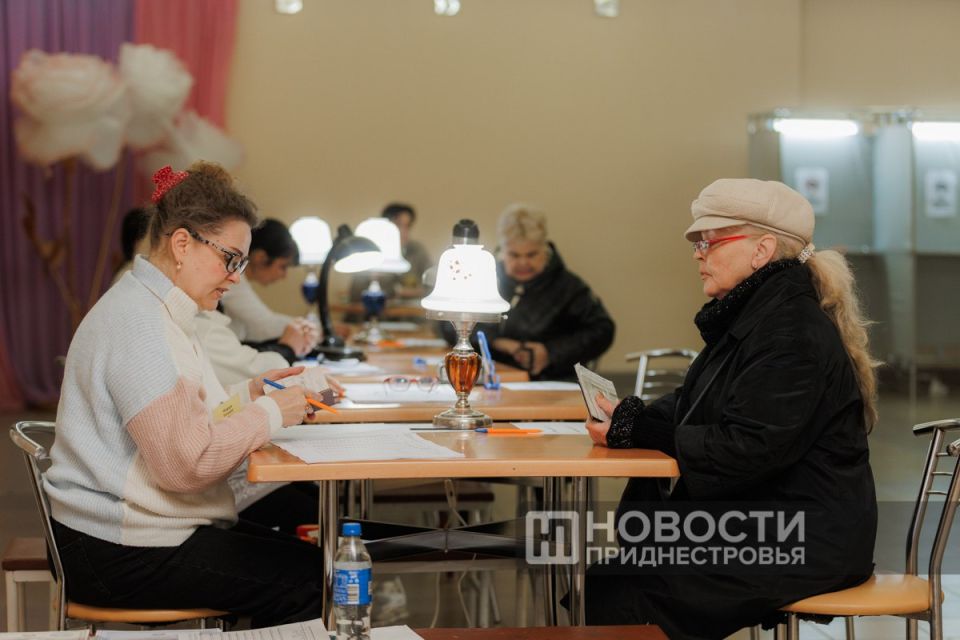 Как голосуют в Приднестровье: фоторепортаж с избирательных участков Как голосуют в Приднестровье: фоторепортаж с избирательных участков