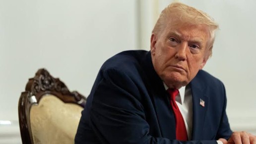 США рассмотрят применение силы против Венесуэлы, если президент страны Николас Мадуро добровольно не покинет пост — такое заявление сделал Дональд Трамп в телефонном разговоре с венесуэльским лидером, пишет Wall Street...