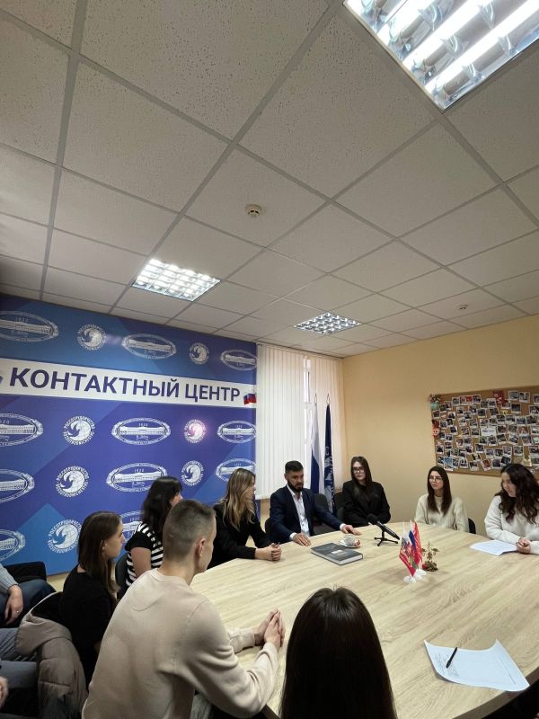 В Контактном центре ПГУ им. Т.Г. Шевченко при взаимодействии с Россотрудничеством прошла встреча с руководителем движения «Наследники Побед» Родионом Романовым. Поводом стал День Неизвестного солдата В Контактном центре ПГУ им. Т.Г. Шевченко при взаимодействии с Россотрудничеством прошла встреча с руководителем движения «Наследники Побед» Родионом Романовым. Поводом стал День Неизвестного солдата