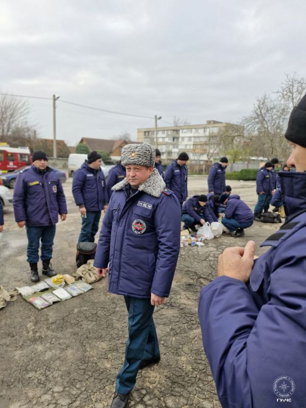 Во всех подразделениях Главного управления по ЧС сегодня прошли строевые смотры Во всех подразделениях Главного управления по ЧС сегодня прошли строевые смотры