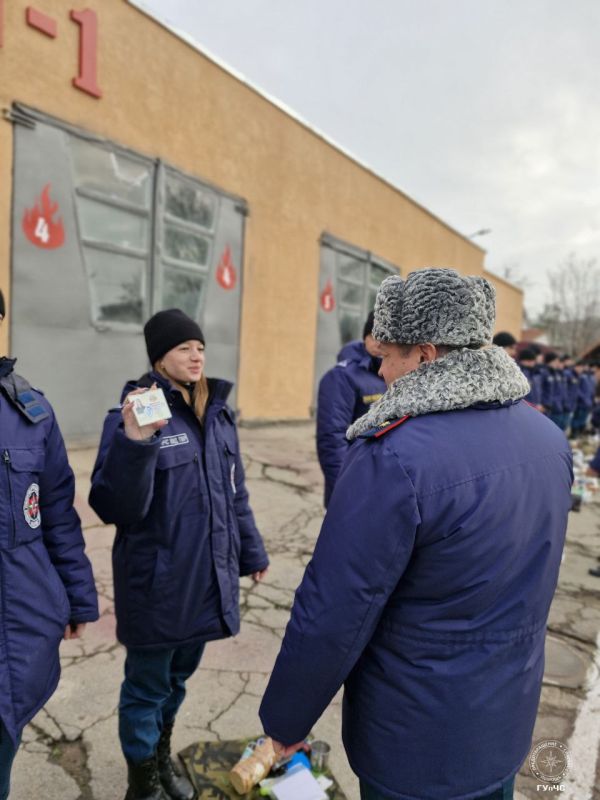 Во всех подразделениях Главного управления по ЧС сегодня прошли строевые смотры Во всех подразделениях Главного управления по ЧС сегодня прошли строевые смотры