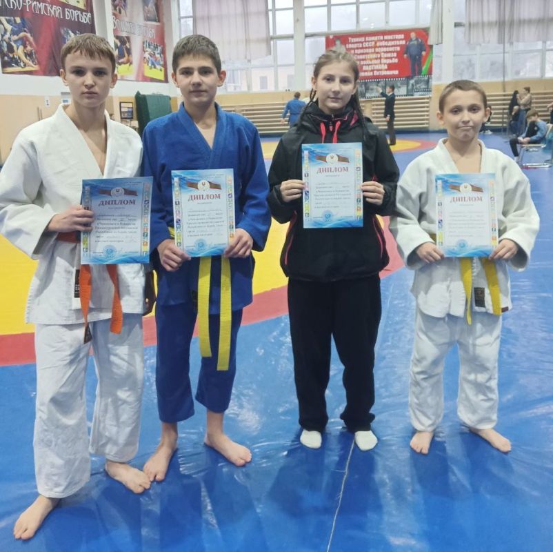 НОВОСТИ СПОРТА. 14 ноября двое воспитанников Каменской СДЮШОР приняли участие в Чемпионате ПМР по борьбе самбо НОВОСТИ СПОРТА. 14 ноября двое воспитанников Каменской СДЮШОР приняли участие в Чемпионате ПМР по борьбе самбо