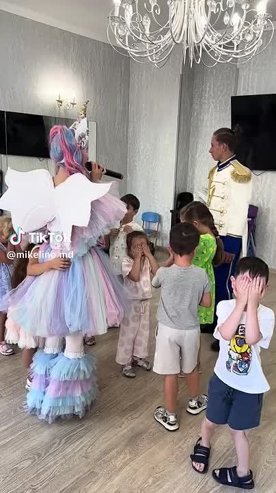 Стича, Соника и человечков из Роблокса дети хотят видеть на новогодних утренниках вместо Фиксиков и феечек Винкс