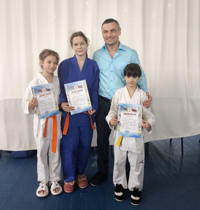 НОВОСТИ СПОРТА. 14 ноября двое воспитанников Каменской СДЮШОР приняли участие в Чемпионате ПМР по борьбе самбо НОВОСТИ СПОРТА. 14 ноября двое воспитанников Каменской СДЮШОР приняли участие в Чемпионате ПМР по борьбе самбо