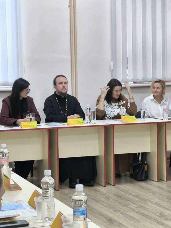 В Бендерском педагогическом колледже состоялось заседание Клуба педагогов «Путь к успеху» на тему «Буллинг: мифы и реальность»