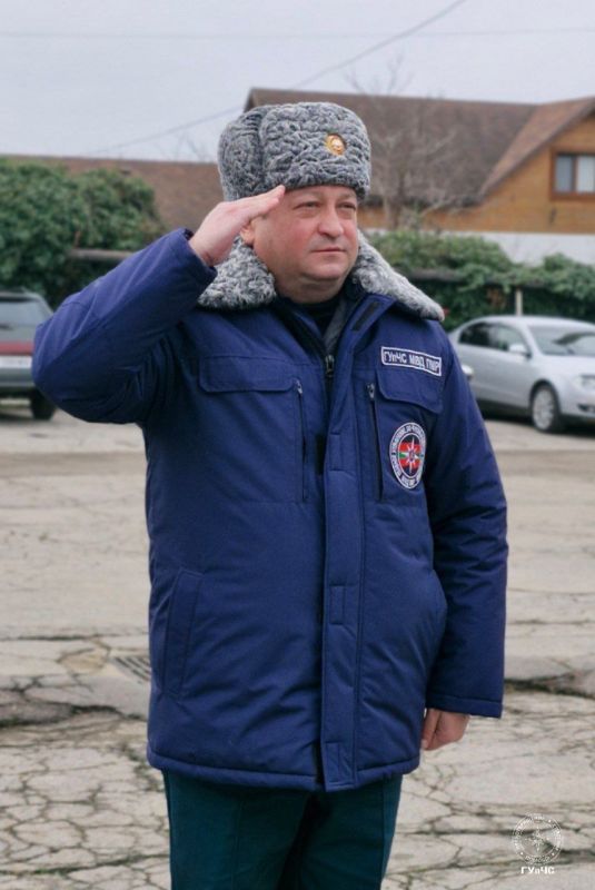 Во всех подразделениях Главного управления по ЧС сегодня прошли строевые смотры Во всех подразделениях Главного управления по ЧС сегодня прошли строевые смотры