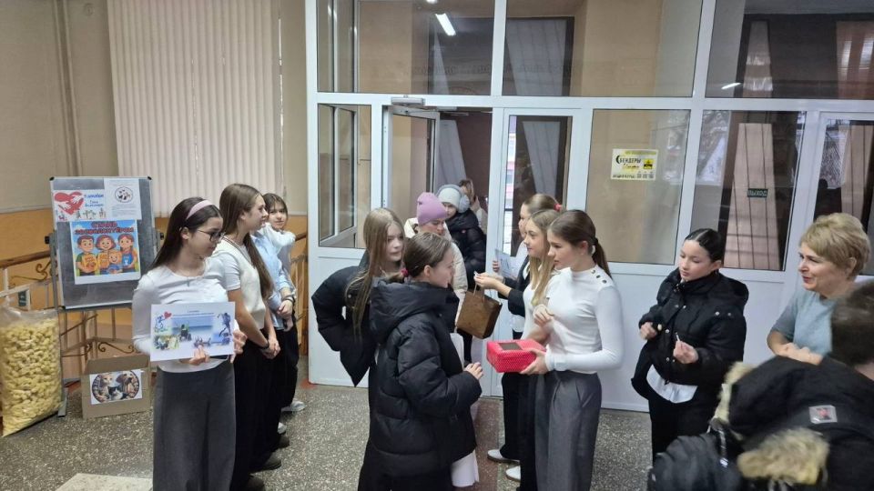 В теоретическом лицее прошла акция ко Дню инвалида «Тёплые пожелания» В теоретическом лицее прошла акция ко Дню инвалида «Тёплые пожелания»