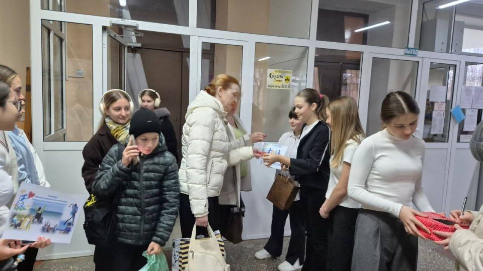 В теоретическом лицее прошла акция ко Дню инвалида «Тёплые пожелания» В теоретическом лицее прошла акция ко Дню инвалида «Тёплые пожелания»