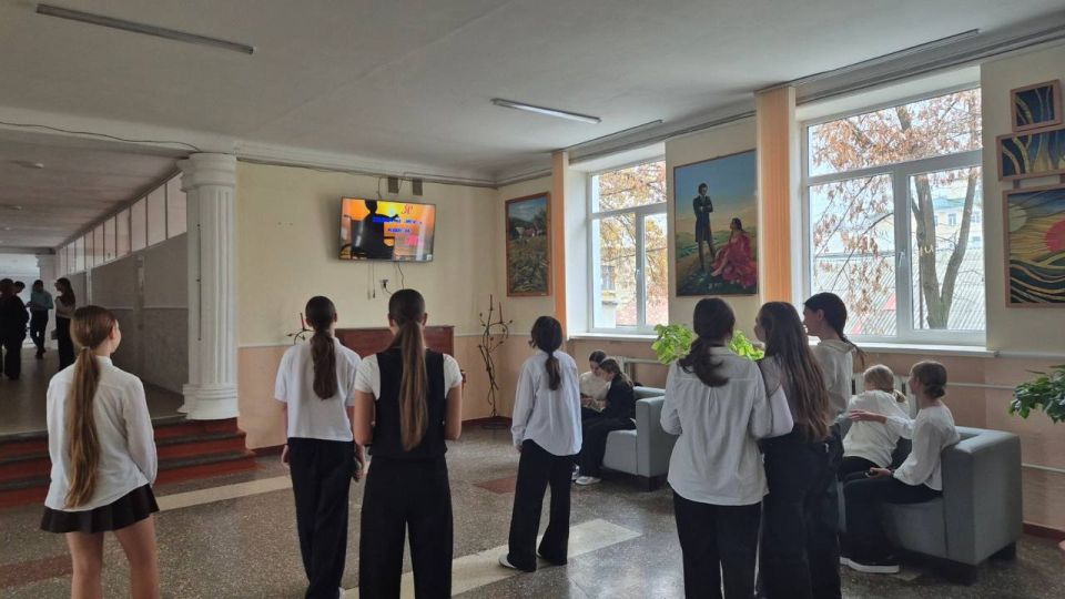 В теоретическом лицее прошла акция ко Дню инвалида «Тёплые пожелания» В теоретическом лицее прошла акция ко Дню инвалида «Тёплые пожелания»