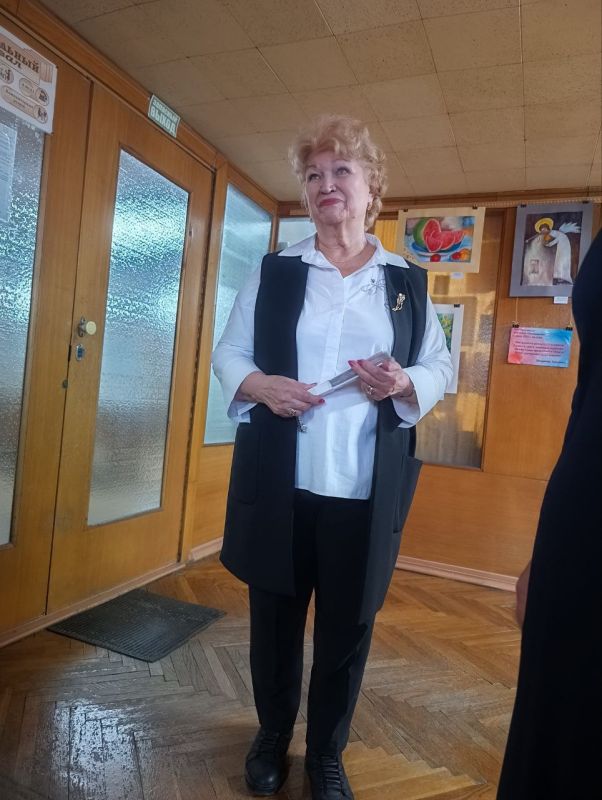 «Мне есть о чём рассказать миру» — так называется авторская выставка, открывшаяся на третьем этаже центральной городской библиотеки «Мне есть о чём рассказать миру» — так называется авторская выставка, открывшаяся на третьем этаже центральной городской библиотеки