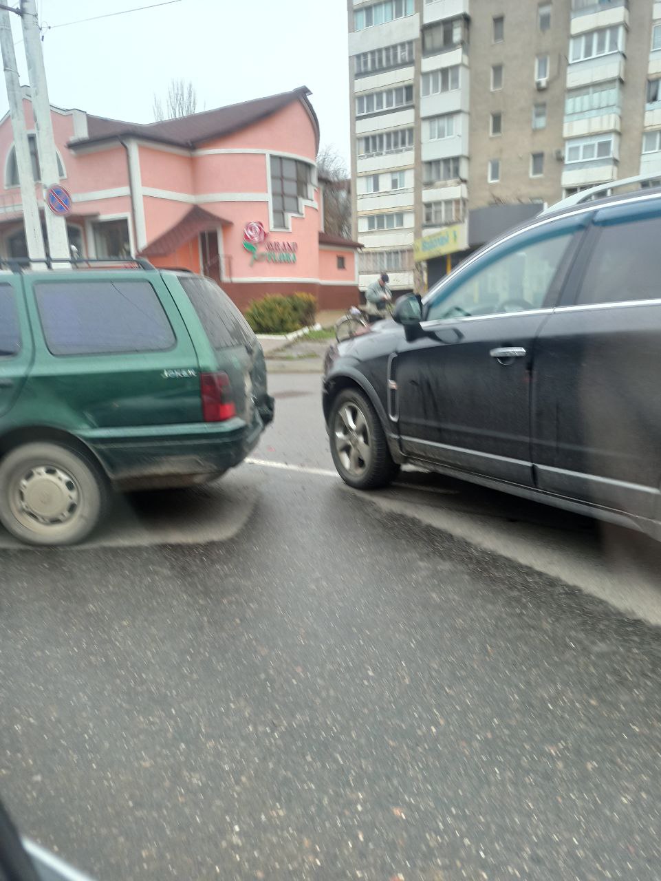 Авария на Бородинке возле Водолея Авария на Бородинке возле Водолея