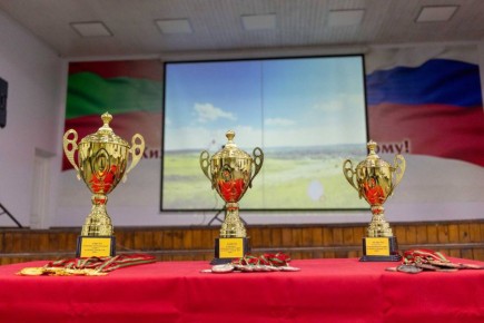 В СУВОРОВСКОМ УЧИЛИЩЕ ЗАВЕРШИЛАСЬ ДЕКАДА СУВОРОВА