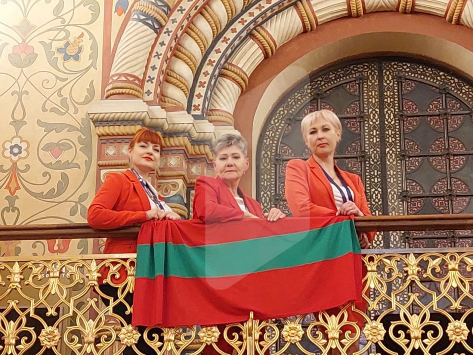 Учителей бендерской школы №15 признали «Лучшим педагогическим коллективом» на конкурсе «Русская школа за рубежом»