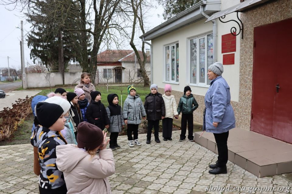 В музеях Слободзейского района открылись ретро-ёлки и выставки новогодних открыток